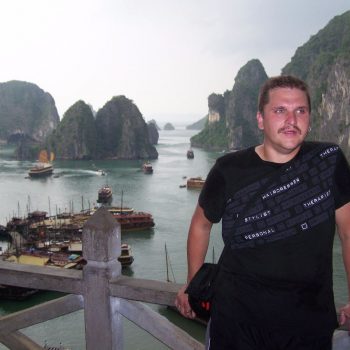 zicht op een heet Halong Bay